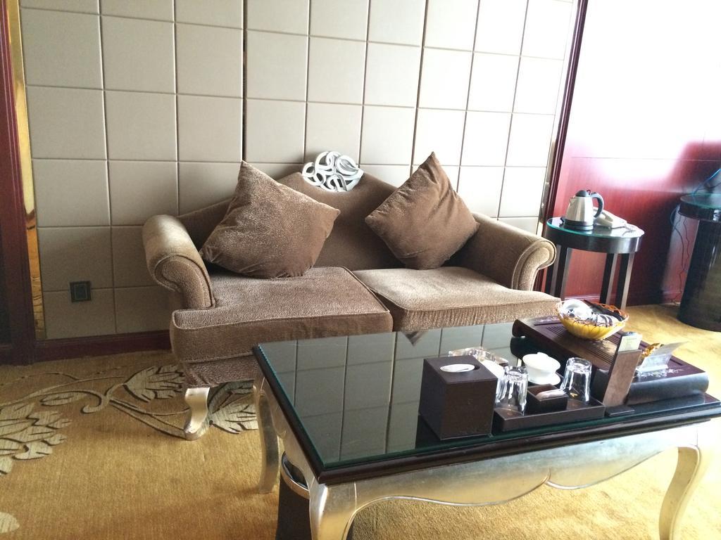 Shenzhen Baoan Royal International Hotel Екстер'єр фото